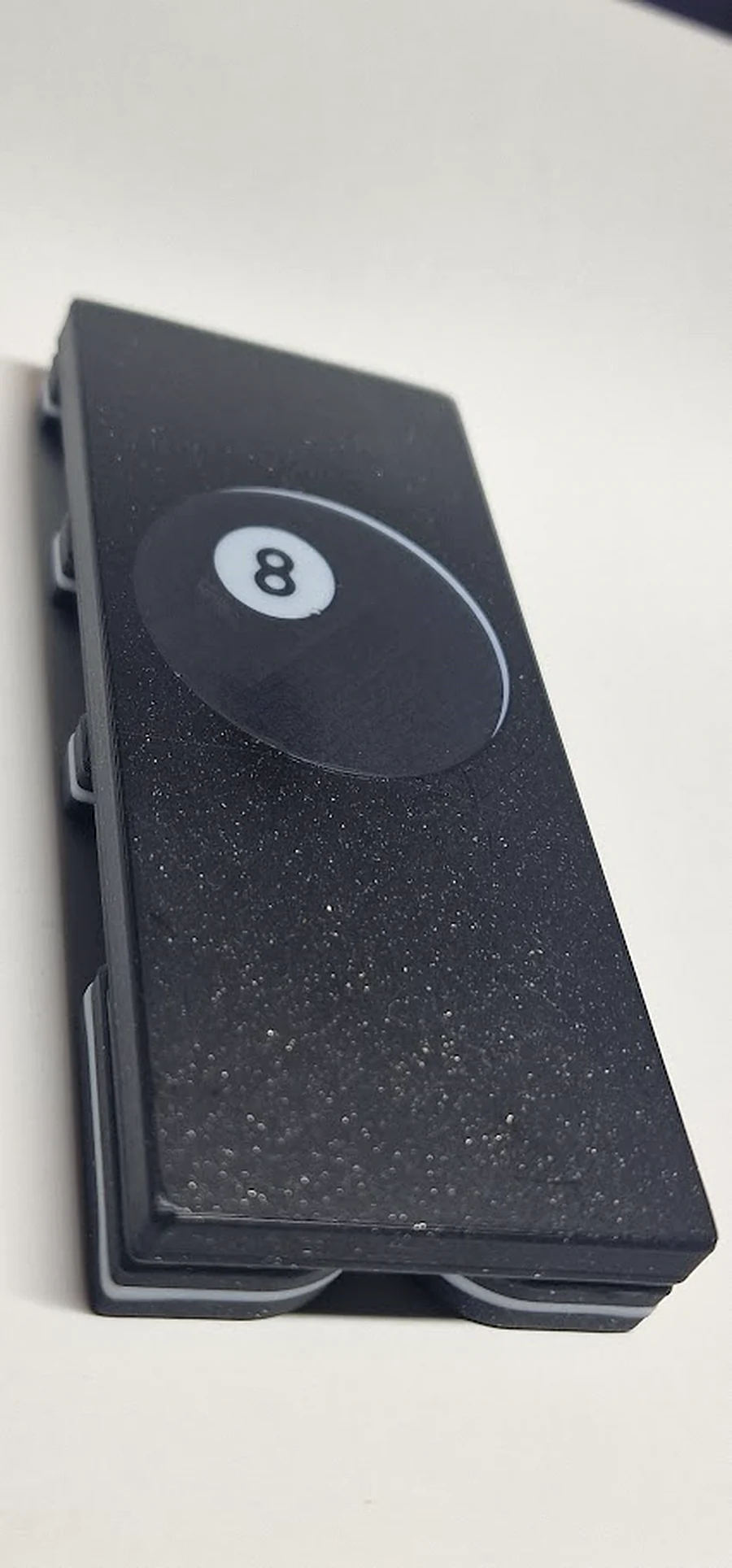 RailGrip zusammengeklappt mit 8-Ball-Motiv